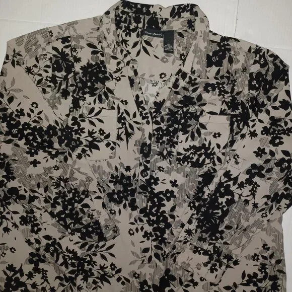 MAGGIE BARNES CONVERTIBLE SLEEVE FLORAL PRINT BUTTON DOWN SHIRT - Picture 7 of 15